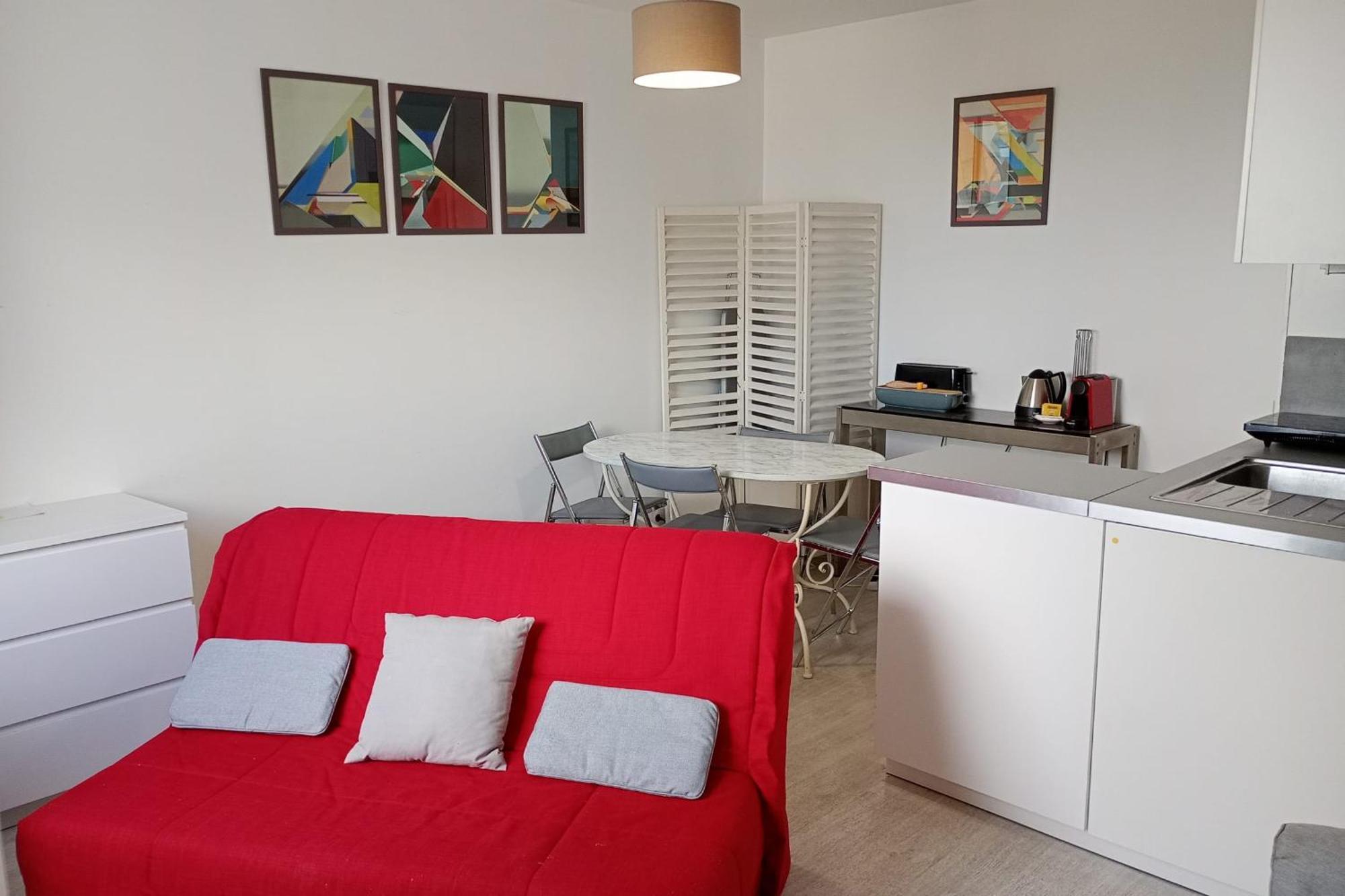 Appartement Charming 2 In Front Of The Square Montholon Paris